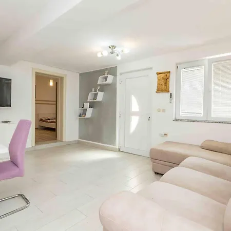 Apartman Lovely In